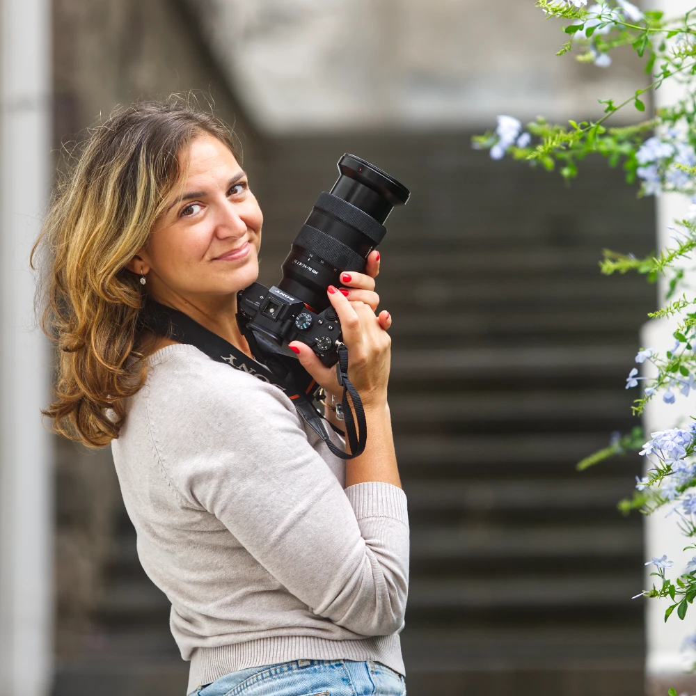 Miriam Ziino con la sua fotocamera